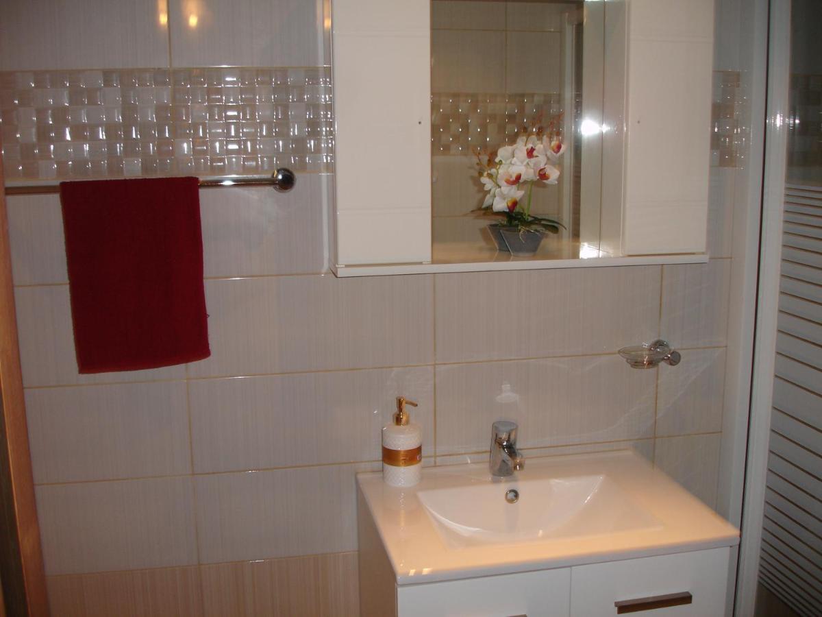 Love Holiday Suite 2 Tris Elies Luaran gambar