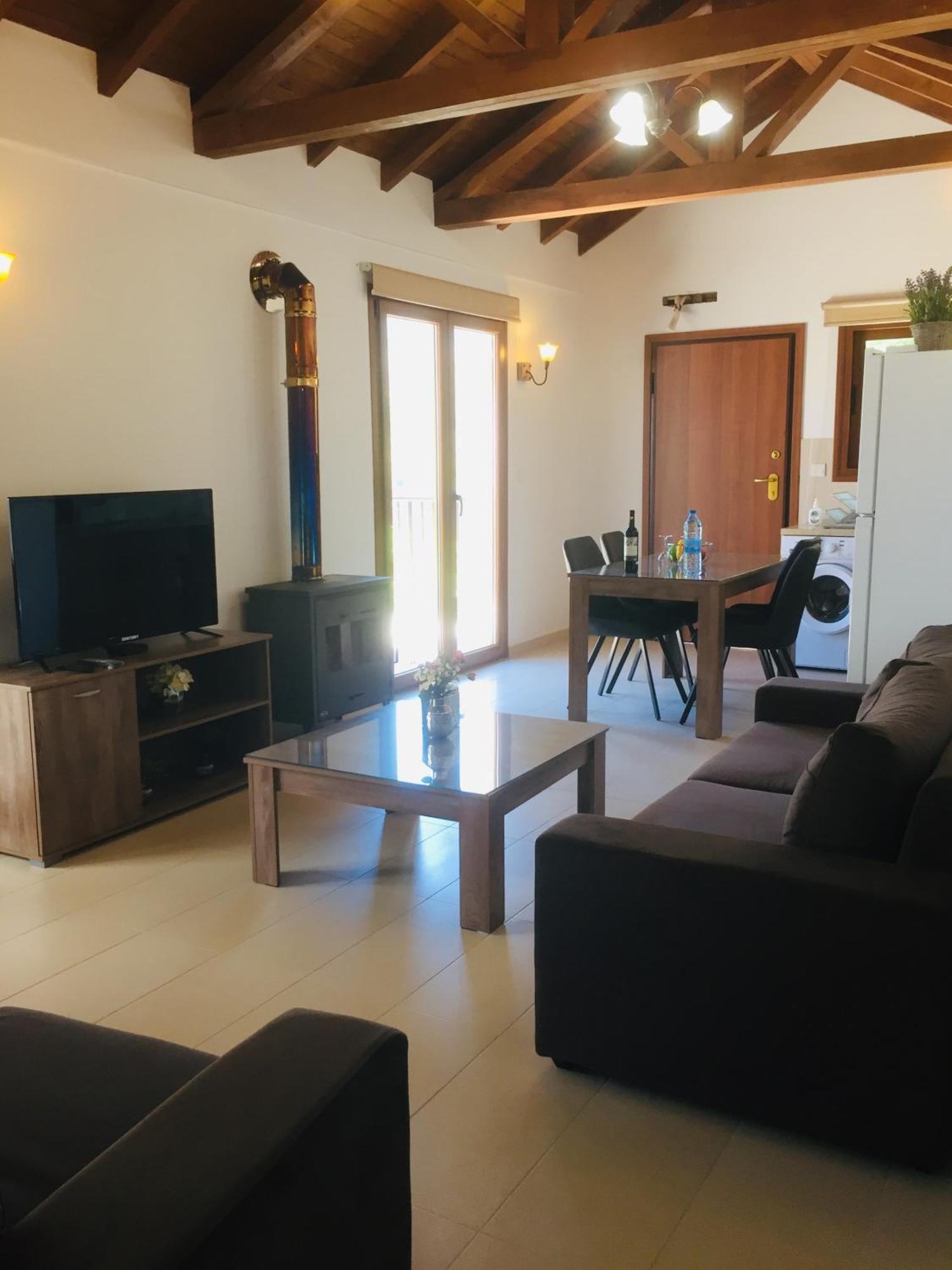 Love Holiday Suite 2 Tris Elies Luaran gambar