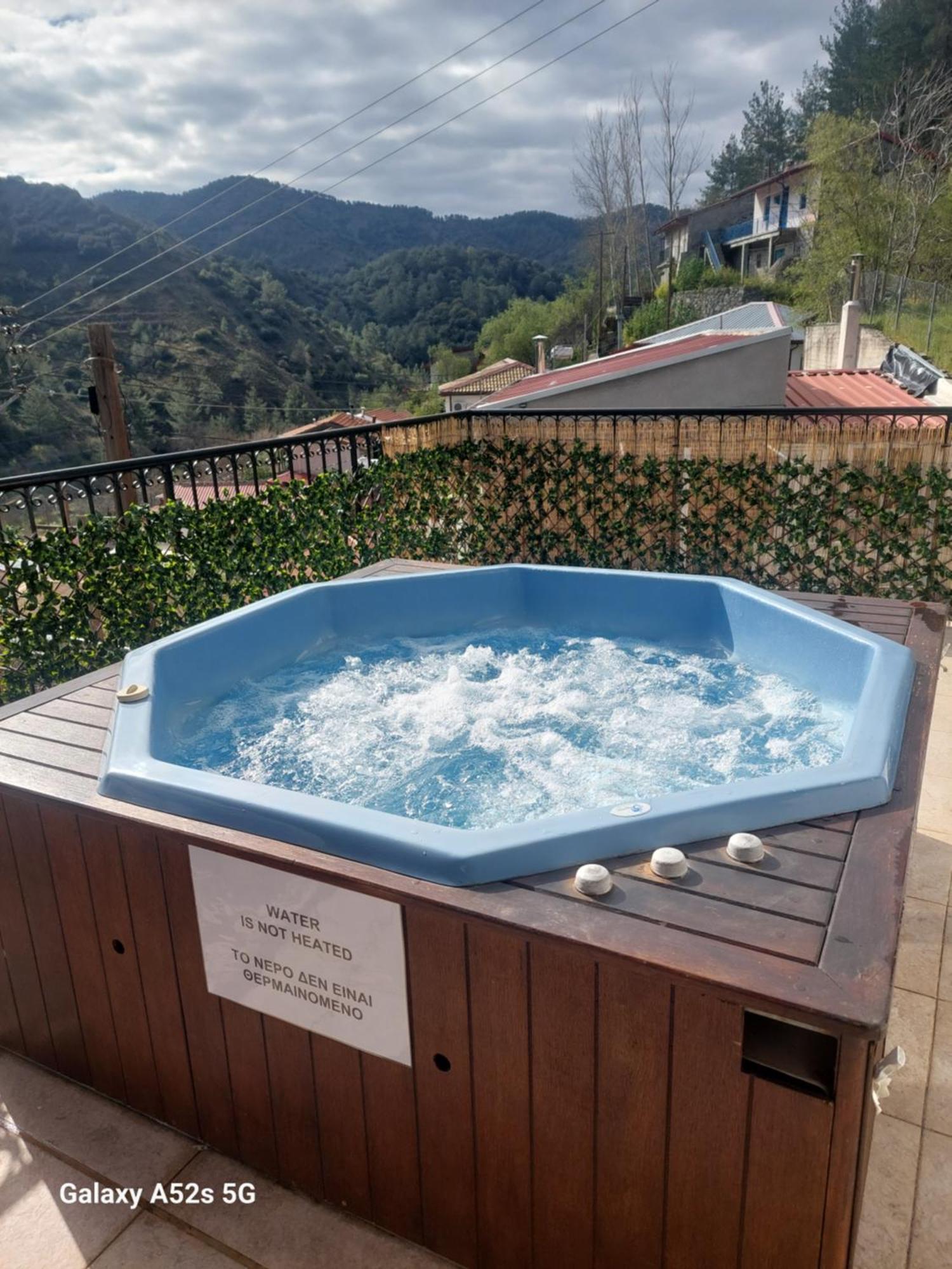 Love Holiday Suite 2 Tris Elies Luaran gambar